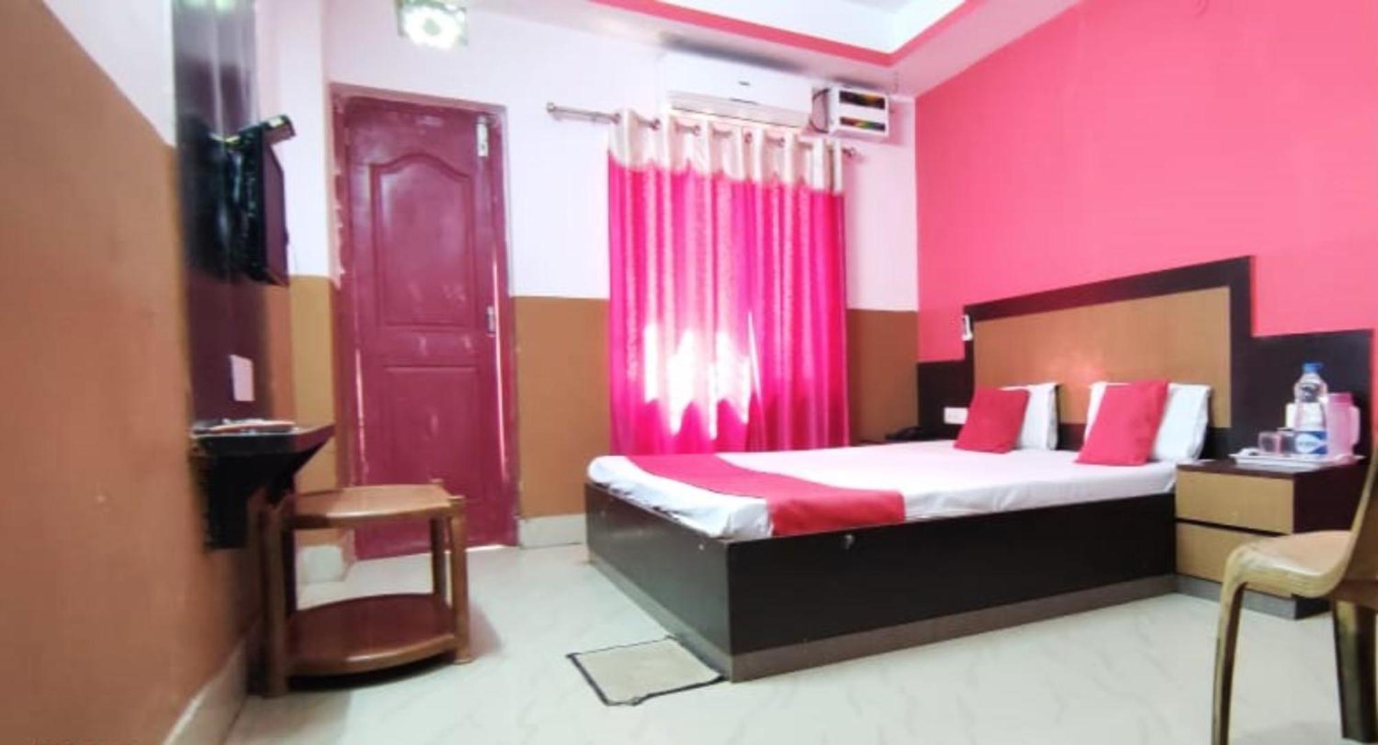 Hotel Samrat Palace Near Puri Sea Beach Best Choice Of Travellers By Morservices Exterior photo