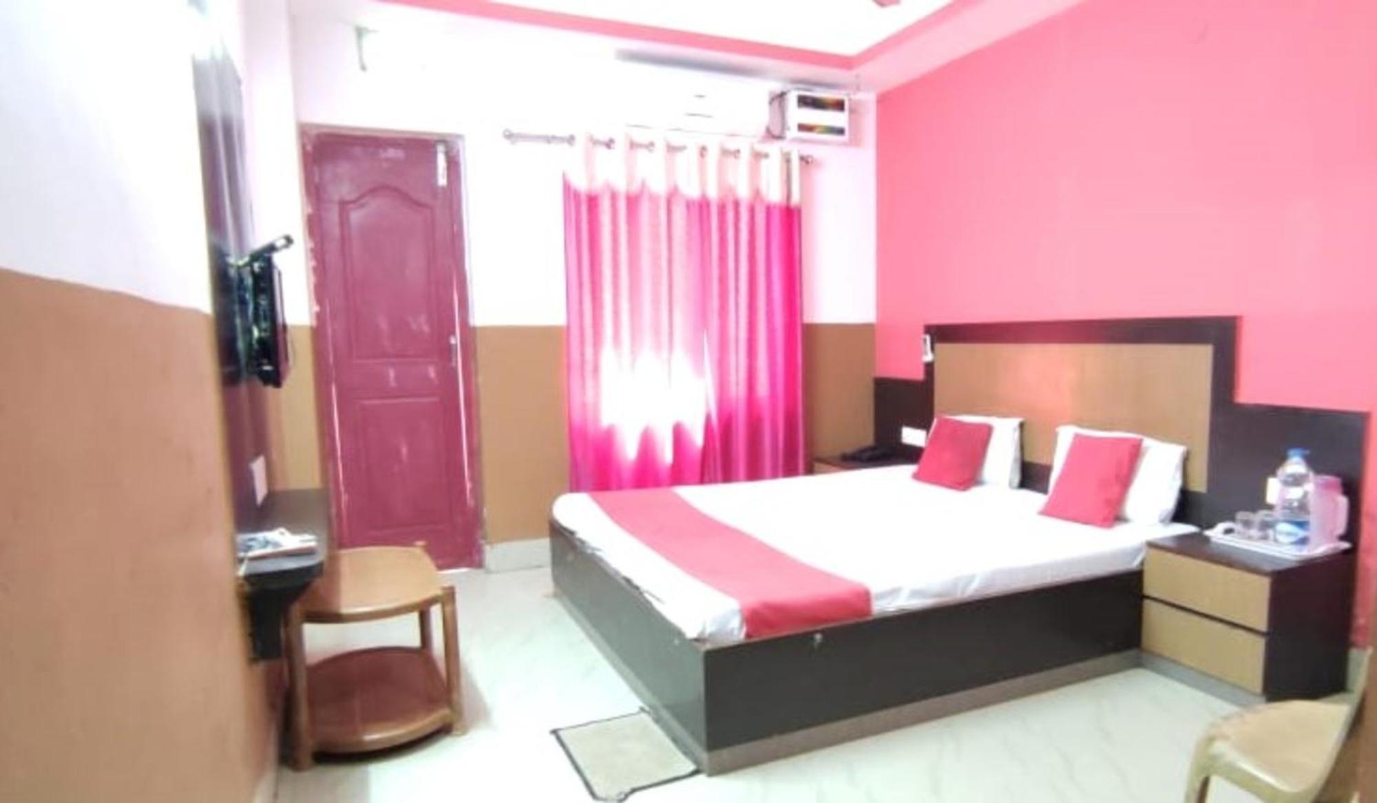 Hotel Samrat Palace Near Puri Sea Beach Best Choice Of Travellers By Morservices Exterior photo