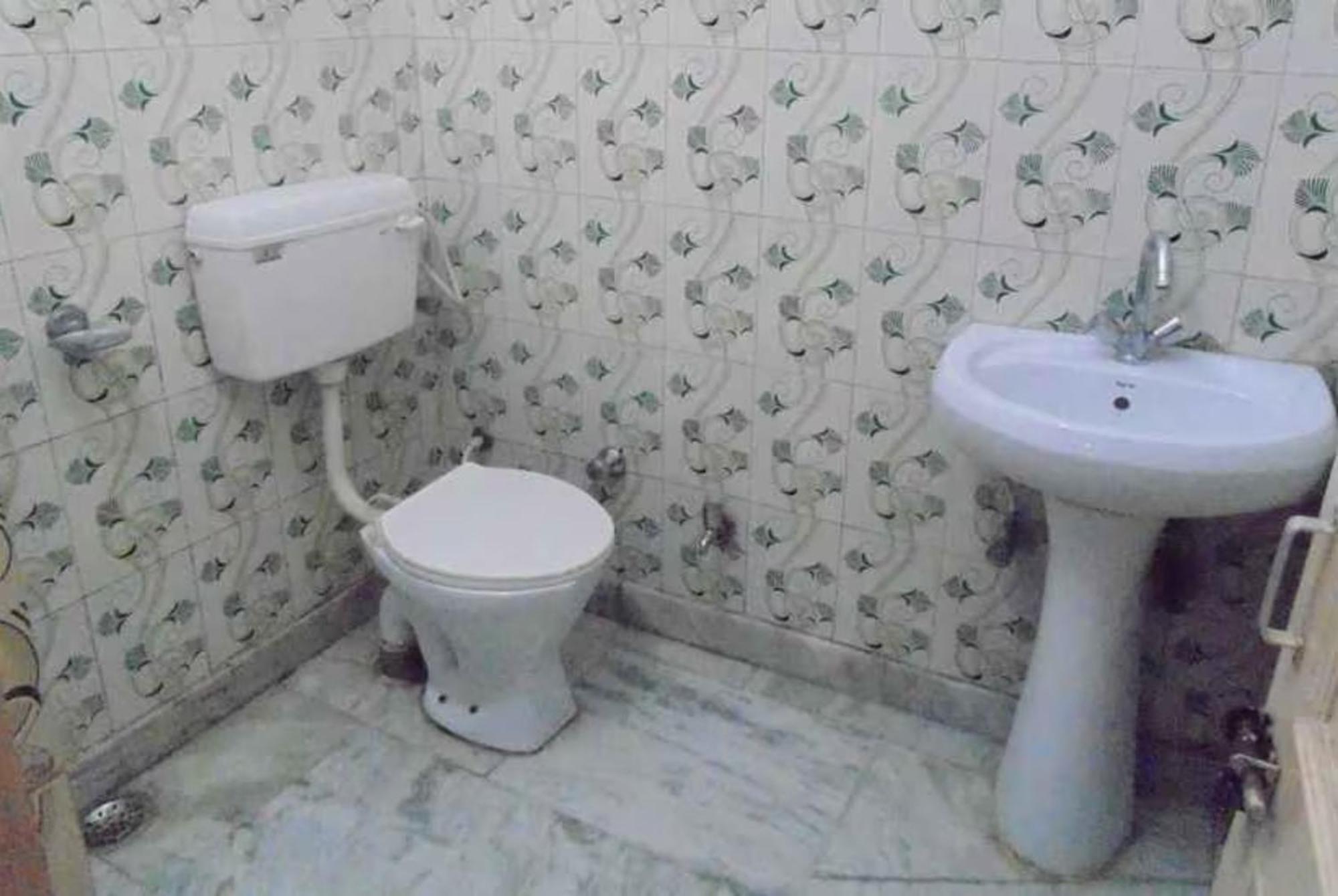 Hotel Samrat Palace Near Puri Sea Beach Best Choice Of Travellers By Morservices Exterior photo